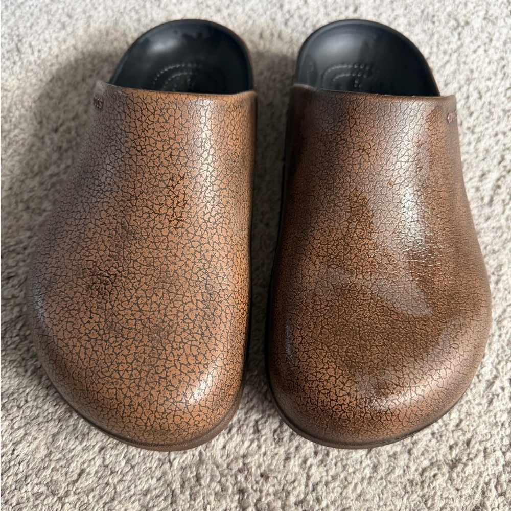Dylan clogs size 8